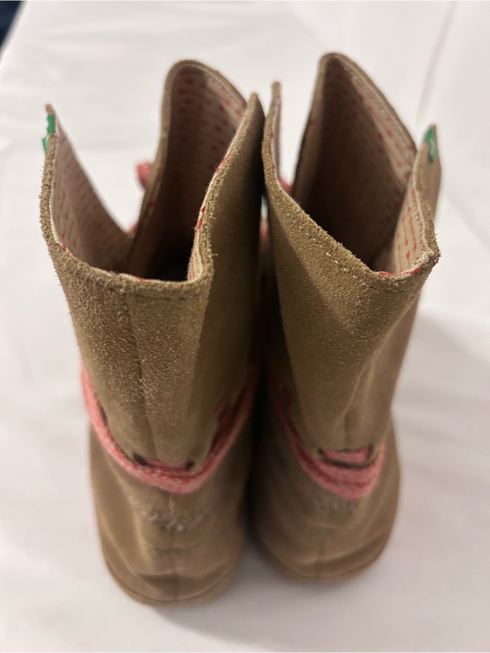 Sanuk Women’s Tan Suede Lace-Up Ankle Boots with Coral Laces - Picture 3 of 8